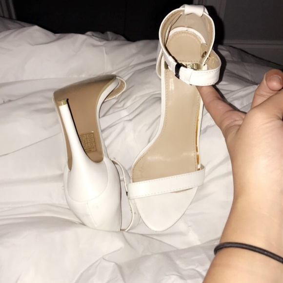 Yoki White heel - Picture 2 of 3